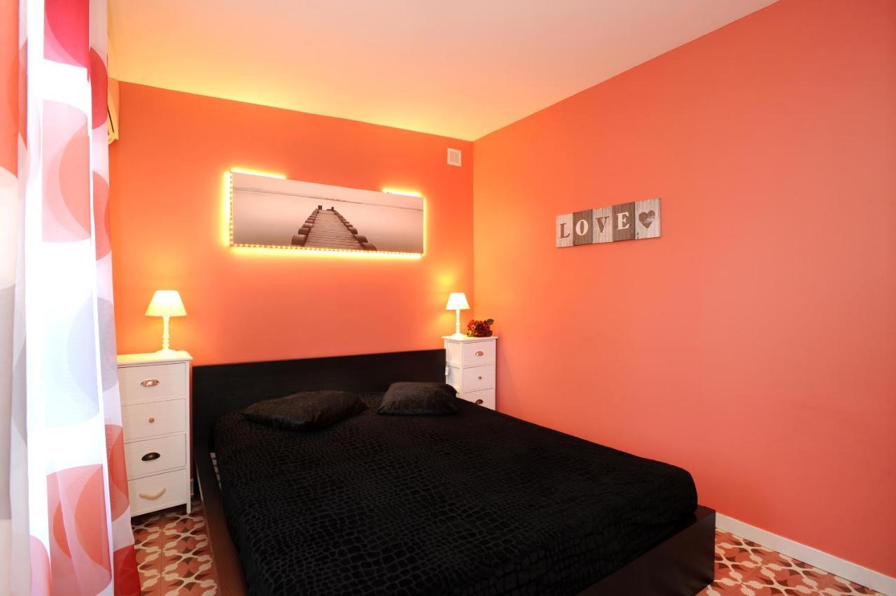 La Solana Villa แซงต์-โลรองต์-เดอ-ลา-ซาลองก์ ภายนอก รูปภาพ