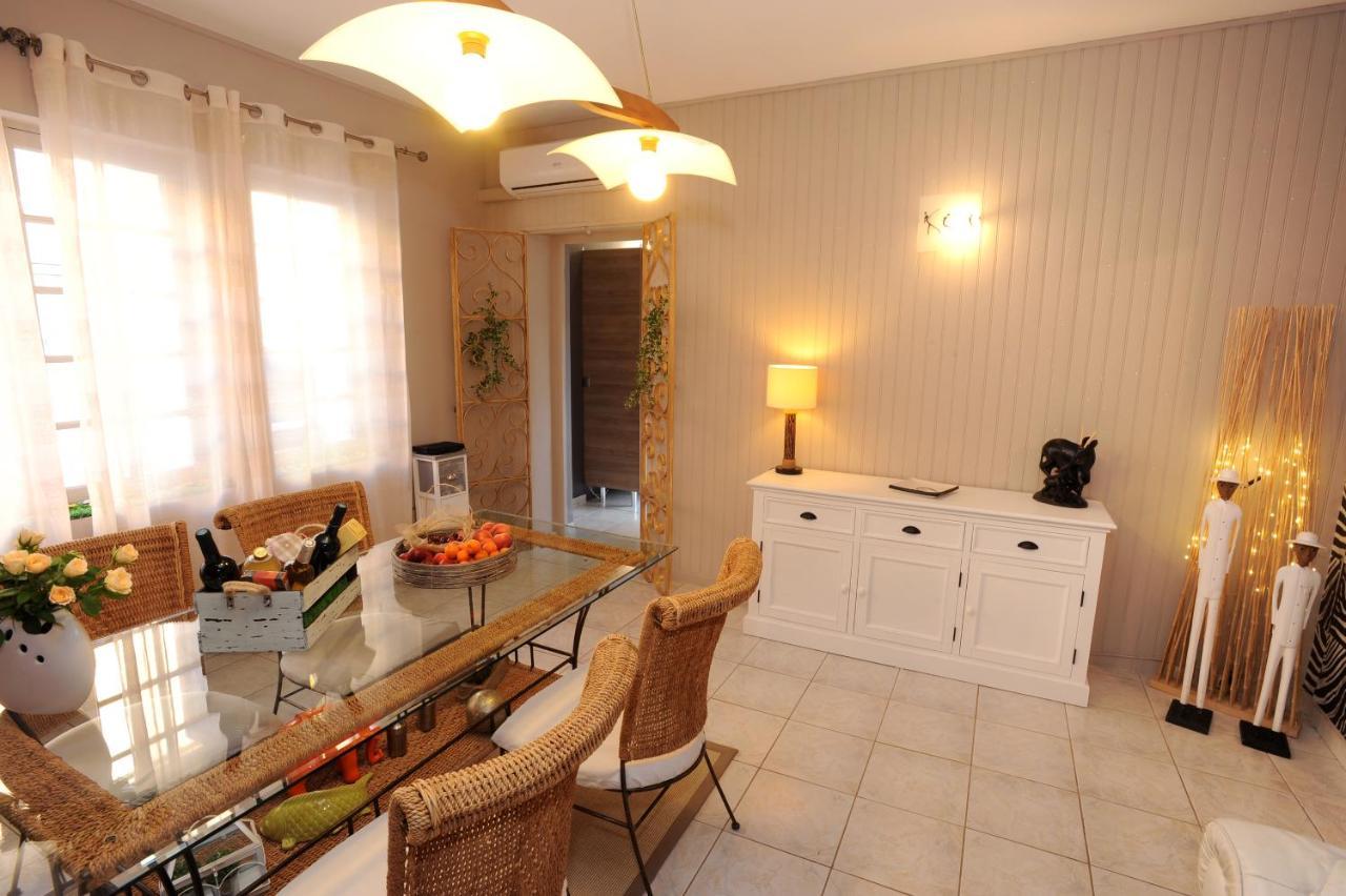 La Solana Villa แซงต์-โลรองต์-เดอ-ลา-ซาลองก์ ภายนอก รูปภาพ