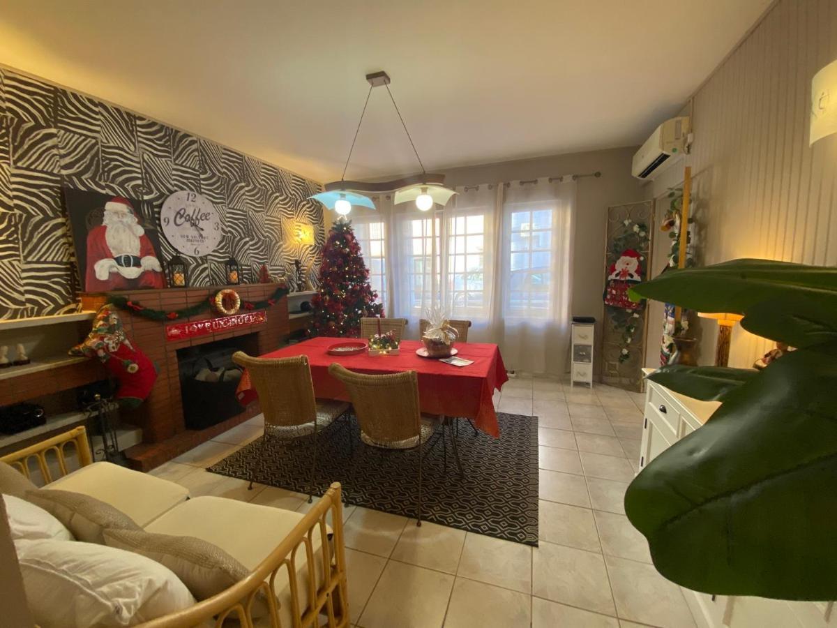La Solana Villa แซงต์-โลรองต์-เดอ-ลา-ซาลองก์ ภายนอก รูปภาพ