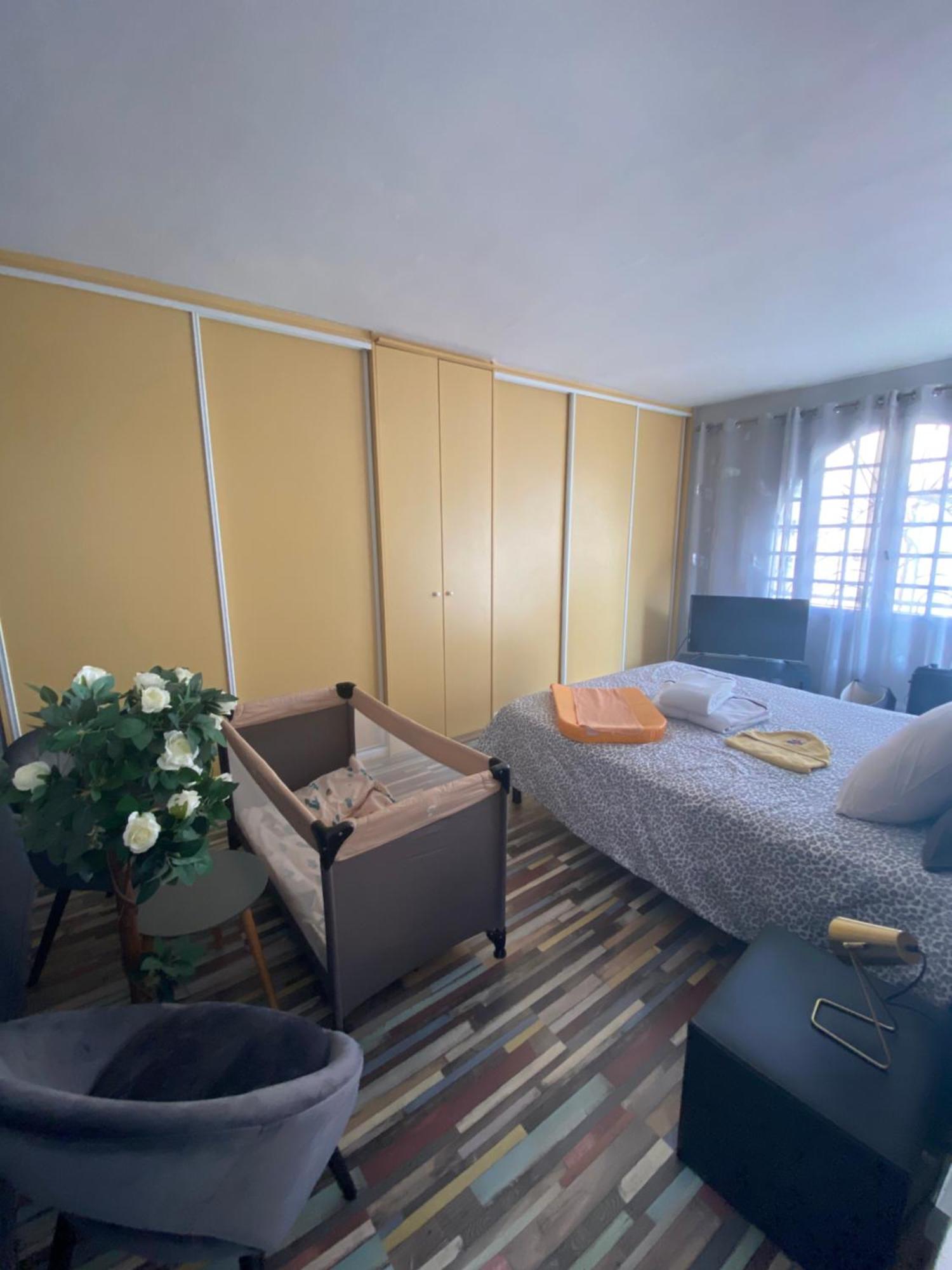 La Solana Villa แซงต์-โลรองต์-เดอ-ลา-ซาลองก์ ภายนอก รูปภาพ